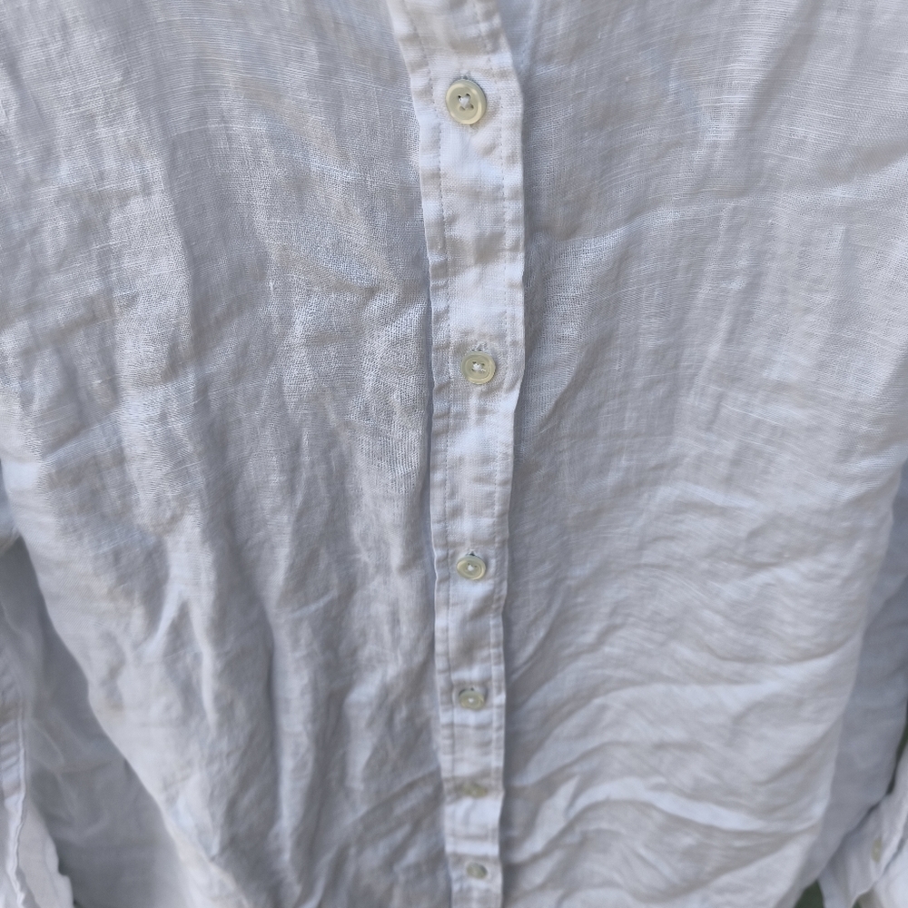 Classic White Button-Up Shirt - Picture 4 of 10